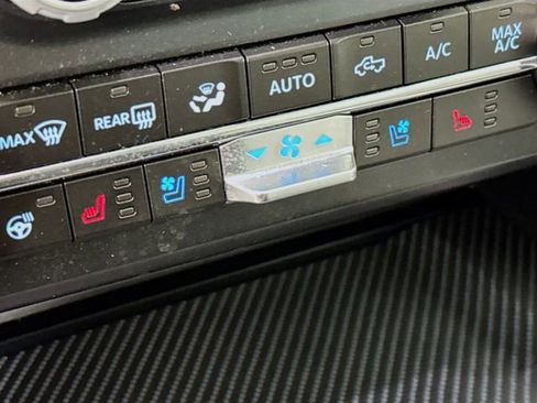 Used 2024 Ford F250 Limited w/ FX4 Off-Road Package image 25