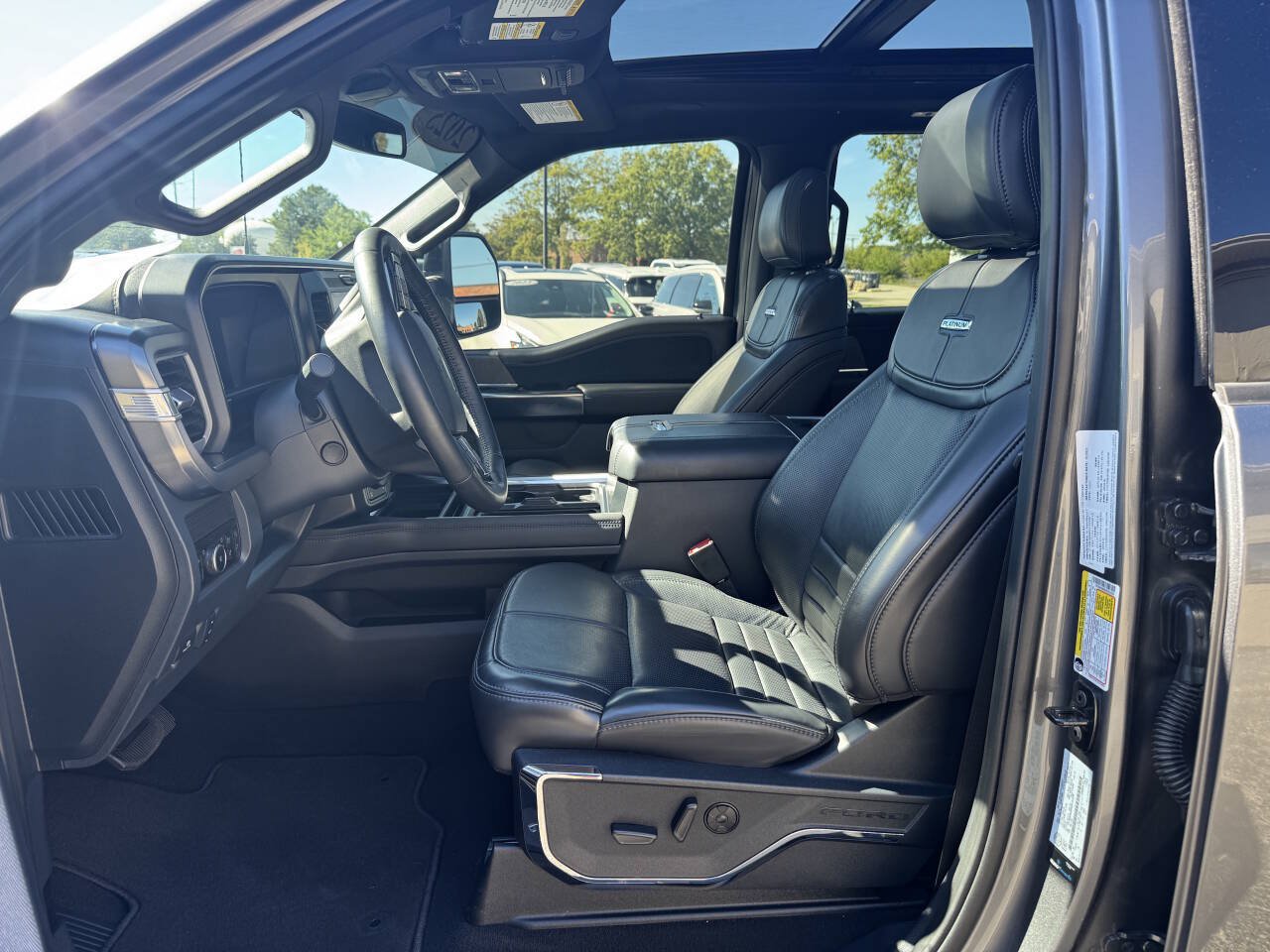 Used 2025 Ford F250 Platinum AWD/4WD image 8