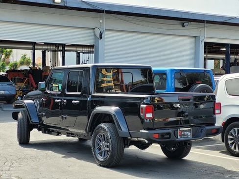 New 2026 Jeep Gladiator Sport AWD/4WD image 5