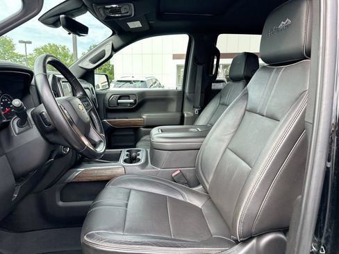 Used 2021 Chevrolet Silverado 1500 High Country w/ Technology Package AWD/4WD image 8