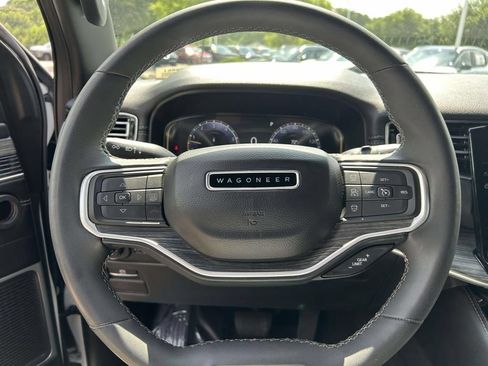 Used 2023 Jeep Wagoneer L Series II AWD/4WD image 23