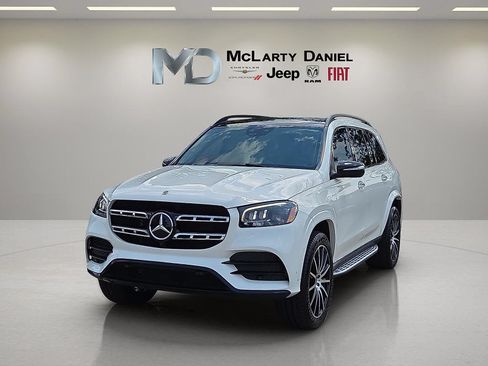 Used 2022 Mercedes-Benz GLS 450 4MATIC image 2