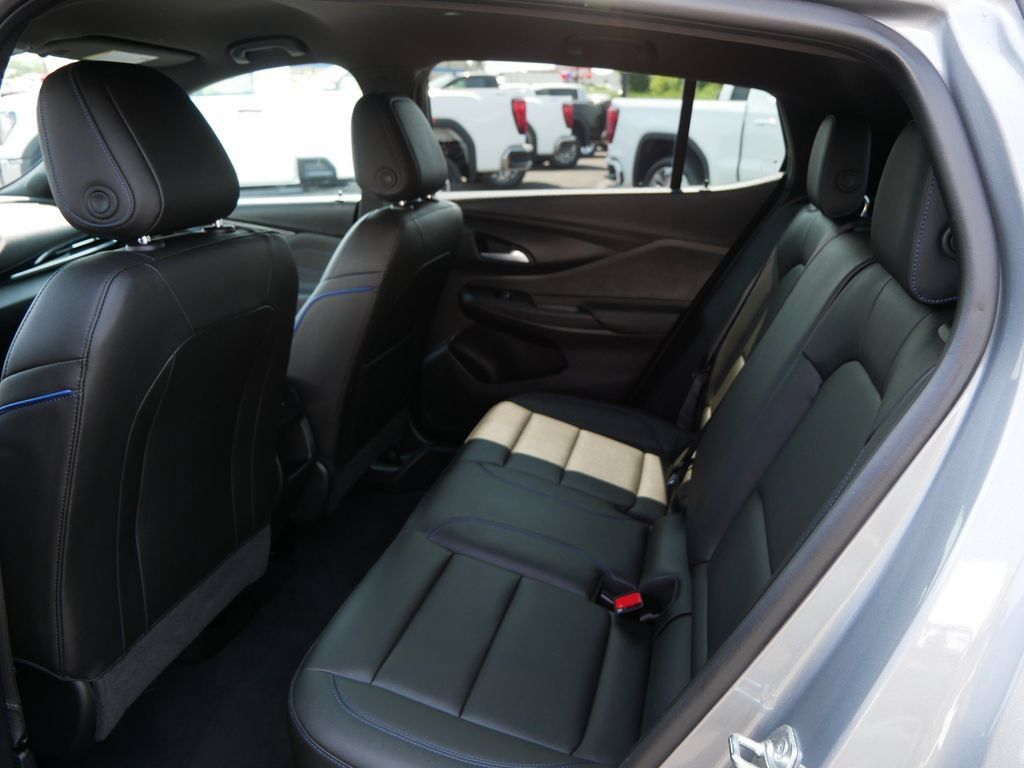 Certified 2024 Buick Envista Sport Touring w/ Convenience I Package FWD image 19