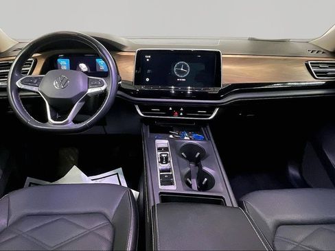 Used 2024 Volkswagen Atlas SE image 8