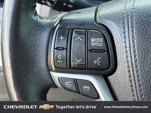 Used 2017 Toyota Sienna XLE image 14