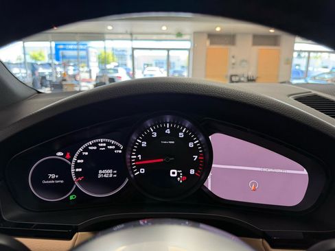 Used 2020 Porsche Cayenne AWD/4WD image 12