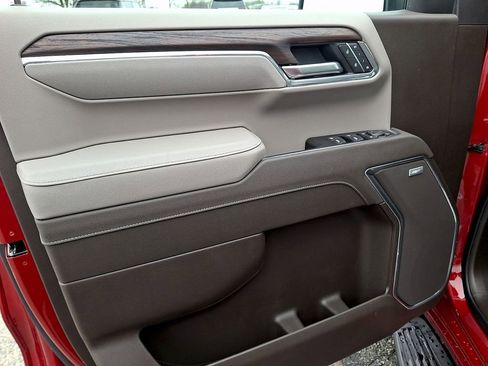 New 2026 GMC Sierra 1500 SLT w/ SLT Premium Plus Package image 8