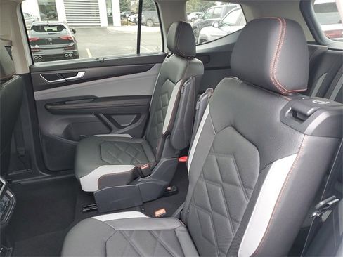 New 2026 Volkswagen Atlas Peak Edition image 10
