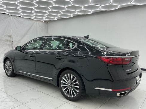 Used 2018 Kia Cadenza Premium FWD image 11