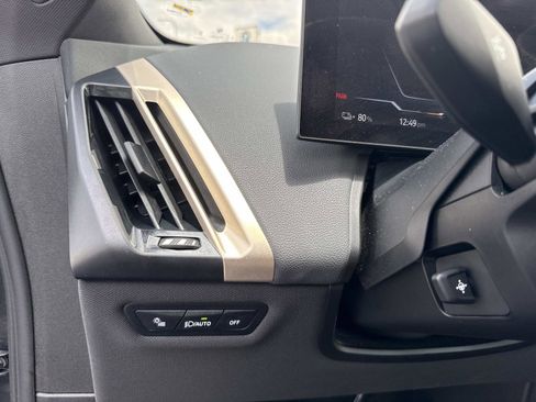 Used 2024 BMW iX xDrive50 w/ Premium Package AWD/4WD image 37