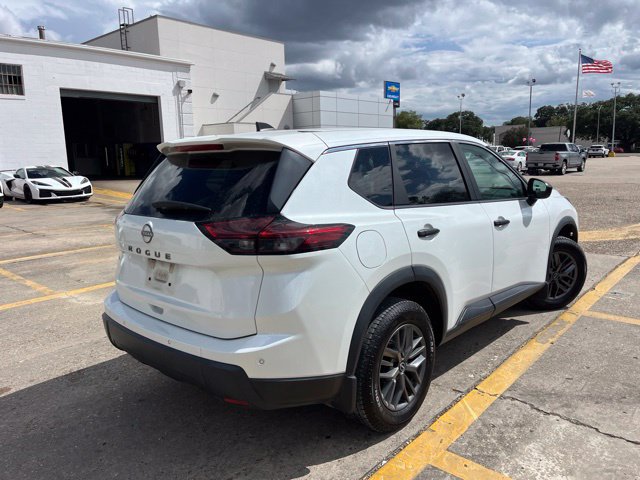 Used 2024 Nissan Rogue S FWD image 4