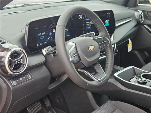 New 2026 Chevrolet Equinox LT image 3