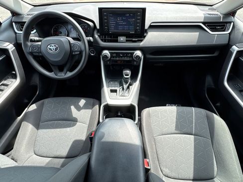 Used 2022 Toyota RAV4 XLE image 22