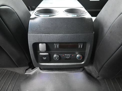 Used 2016 Lincoln Navigator Select AWD/4WD image 27