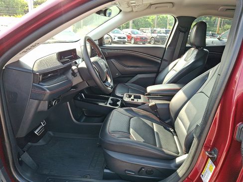 Used 2025 Ford Mustang Mach-E Premium w/ Sport Appearance Package AWD/4WD image 13