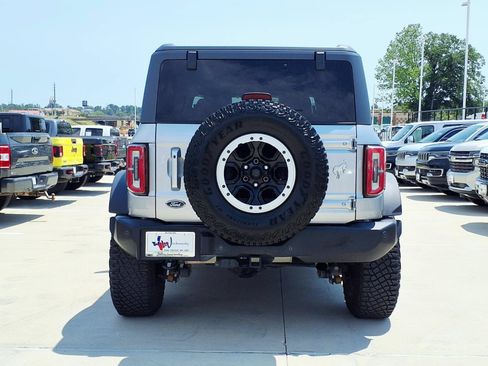 Used 2022 Ford Bronco Outer Banks w/ Sasquatch Package AWD/4WD image 5