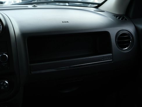 Used 2016 Jeep Patriot High Altitude image 26