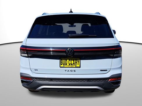 New 2025 Volkswagen Taos SE image 7