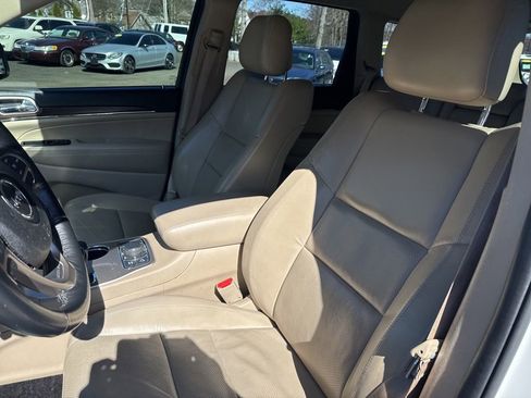 Used 2015 Jeep Grand Cherokee Limited w/ Luxury Group II AWD/4WD image 30