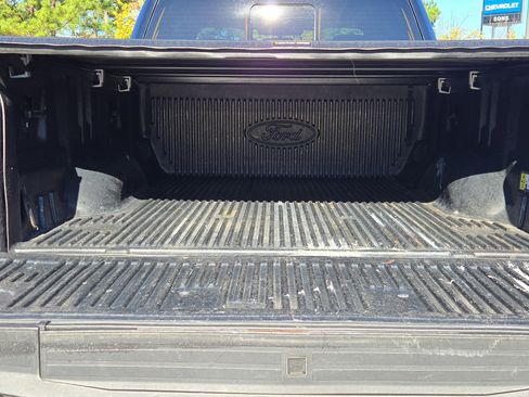 Used 2022 Ford F350 Lariat w/ Chrome Package image 13