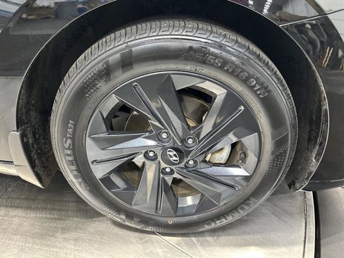 Certified 2023 Hyundai Elantra SEL image 10