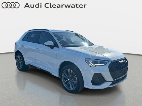 Used 2025 Audi Q3 2.0T Premium w/ Convenience Package AWD/4WD image 4