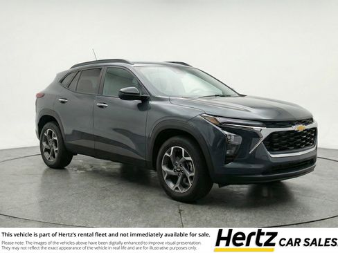 Used 2025 Chevrolet Trax LT w/ LT Convenience Package FWD image 1