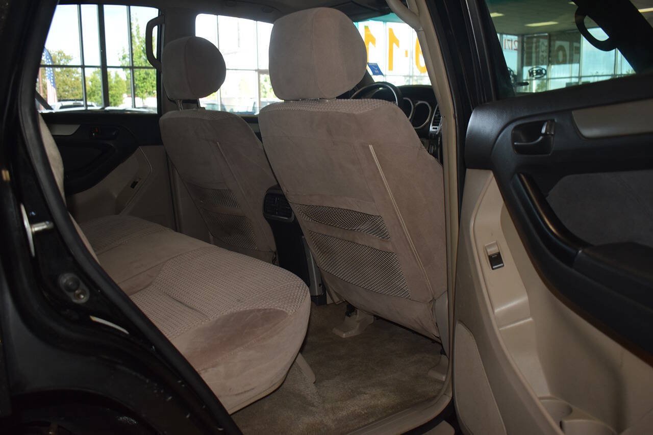 Used 2003 Toyota 4Runner SR5 AWD/4WD image 12