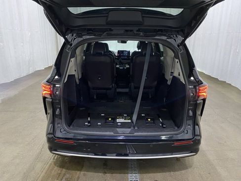 Certified 2024 Toyota Sienna Platinum image 14
