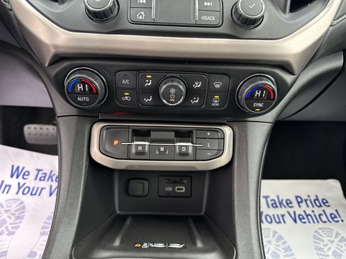 Used 2021 GMC Acadia Denali image 33