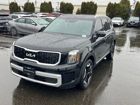 Certified 2024 Kia Telluride EX w/ EX Captain's Chair Package image 3