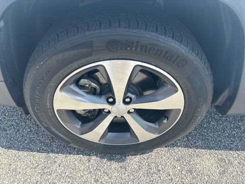 Used 2020 Jeep Cherokee Limited AWD/4WD image 4