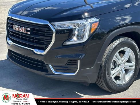 Used 2023 GMC Terrain SLE w/ Driver Convenience Package FWD image 8