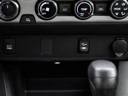 Used 2018 Toyota Tacoma SR image 25