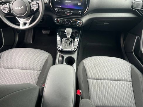 Certified 2023 Kia Soul S FWD image 18