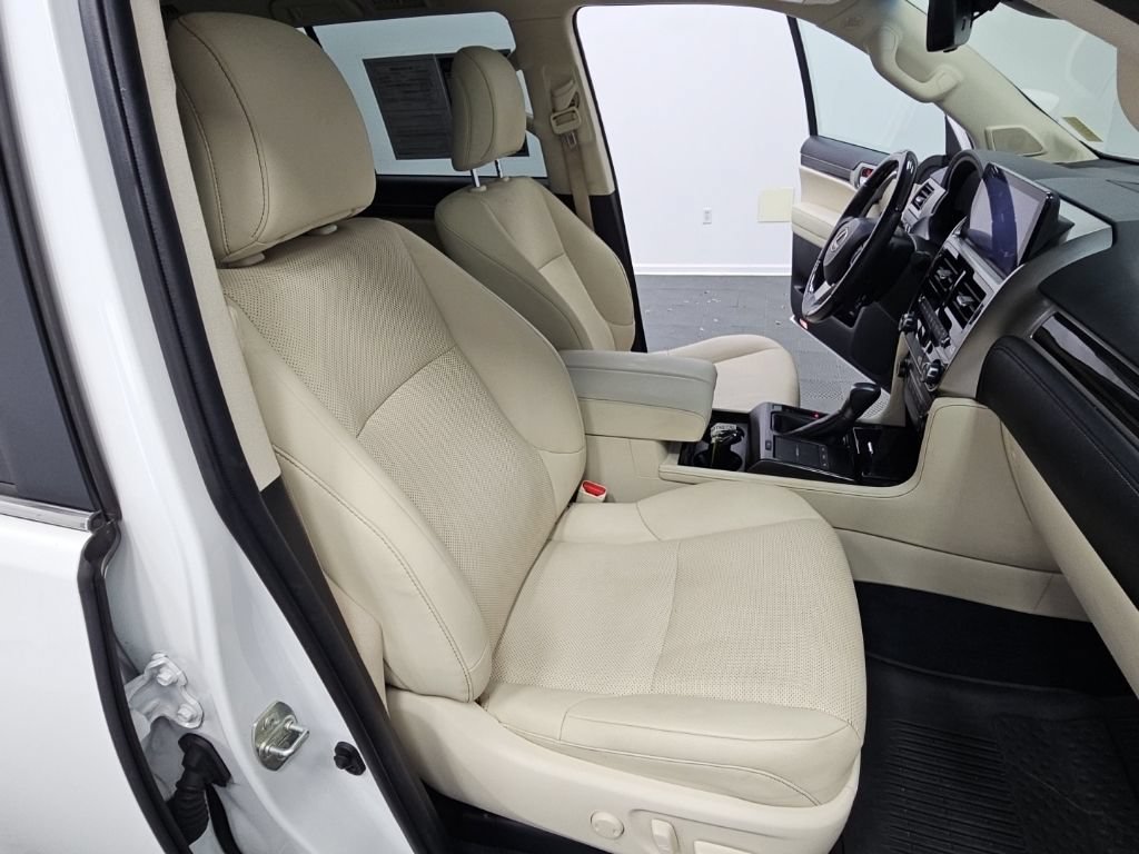 Used 2023 Lexus GX 460 Premium w/ Accessory Package AWD/4WD image 41