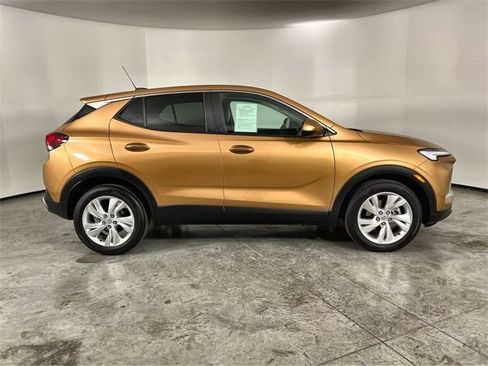 Certified 2024 Buick Encore GX Preferred w/ Comfort Package image 9