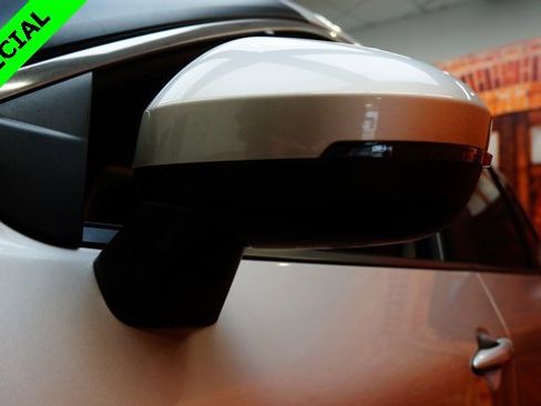 Used 2022 Nissan Rogue SV image 74