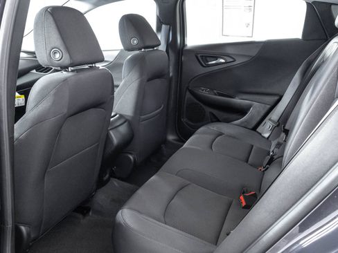 Used 2025 Chevrolet Malibu RS FWD image 35