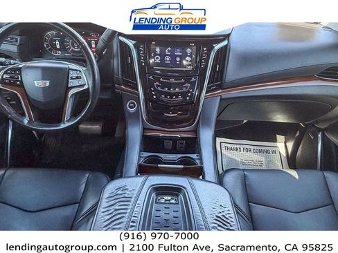 Used 2017 Cadillac Escalade Premium Luxury AWD/4WD image 10