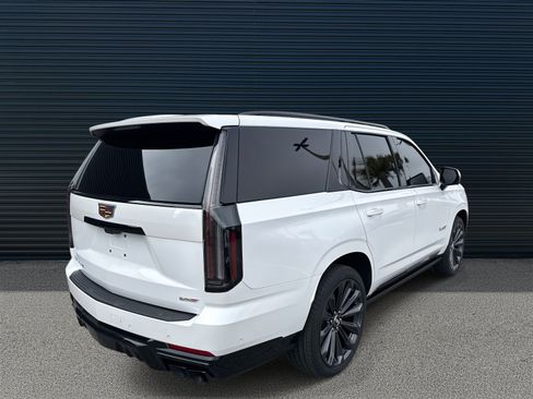 Used 2025 Cadillac Escalade V AWD/4WD image 7