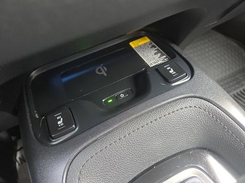 Used 2020 Toyota Corolla XSE image 32