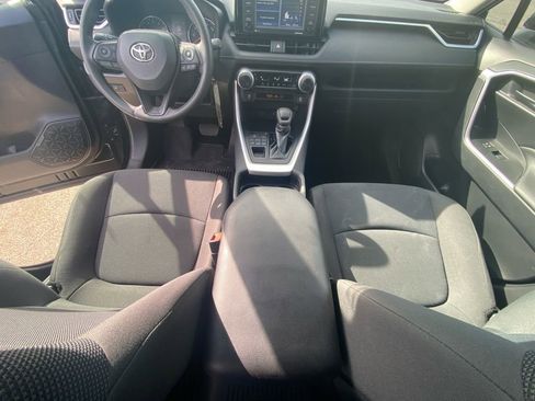 Used 2021 Toyota RAV4 LE AWD/4WD image 11