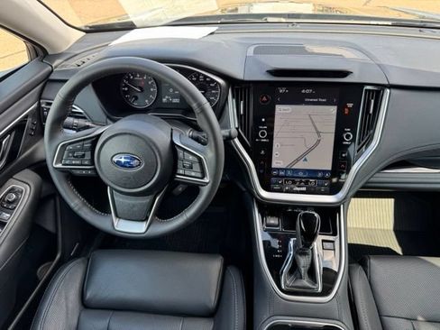 Used 2025 Subaru Outback Touring AWD/4WD image 17