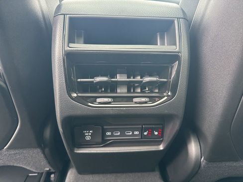 New 2026 Jeep Grand Cherokee Limited AWD/4WD image 15