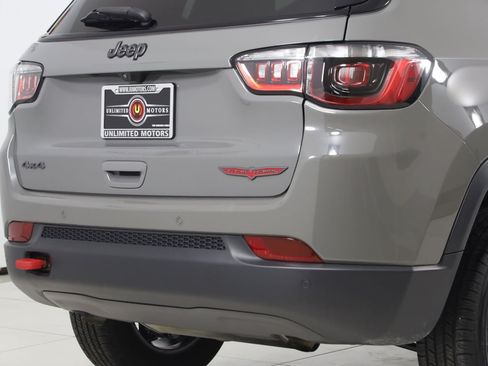 Used 2023 Jeep Compass Trailhawk w/ Trailhawk Convenience Group AWD/4WD image 42