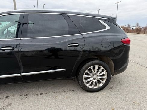 Used 2021 Buick Enclave Essence w/ Sound and Sites Package image 5