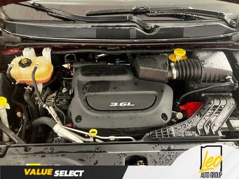 Used 2017 Chrysler Pacifica Touring FWD image 4