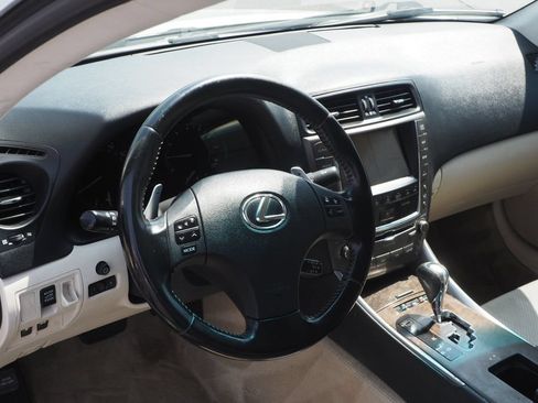 Used 2010 Lexus IS 250C RWD image 13