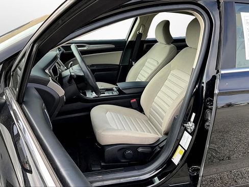 Used 2017 Ford Fusion S image 16